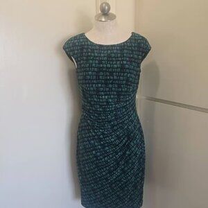 Anne Klein Green Print Side Ruched, Cap Slv, Jewel Neckline Dress, EUC, Sz. 10